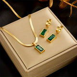 Conjunto de Joias Douradas Esculpidas Elegantes