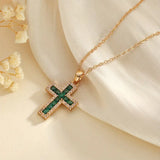 Colar Pendente de Cruz de Esmeralda Elegante