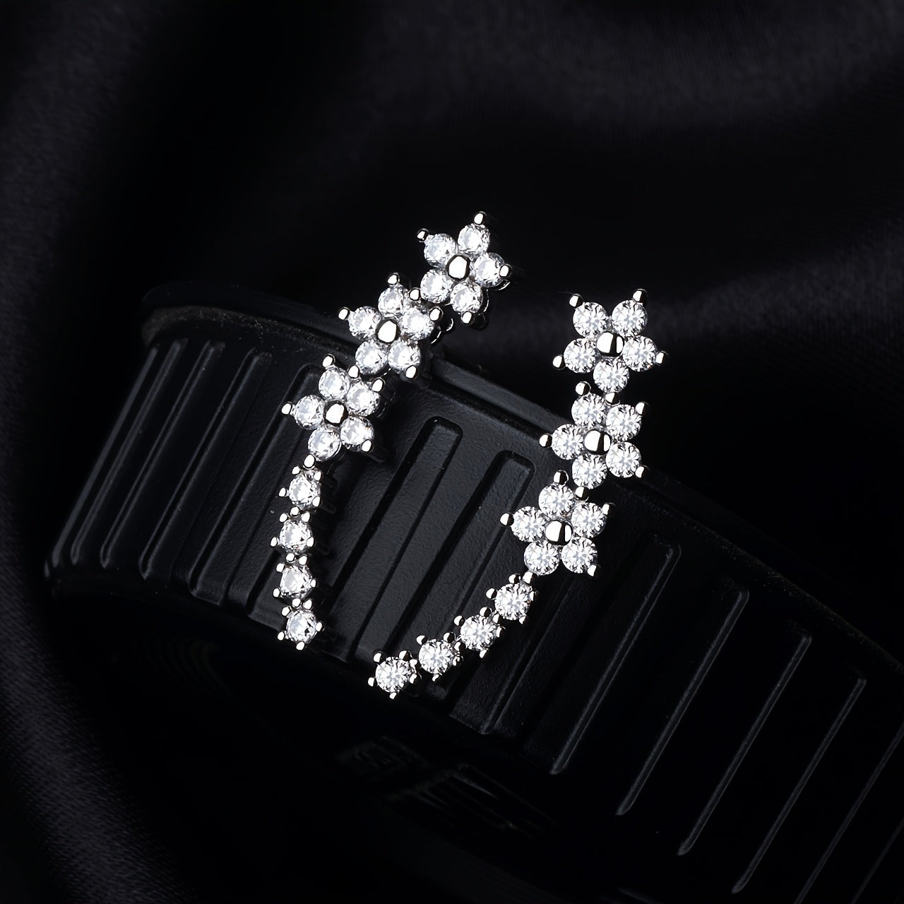 Brincos Trepadores Florais Elegantes