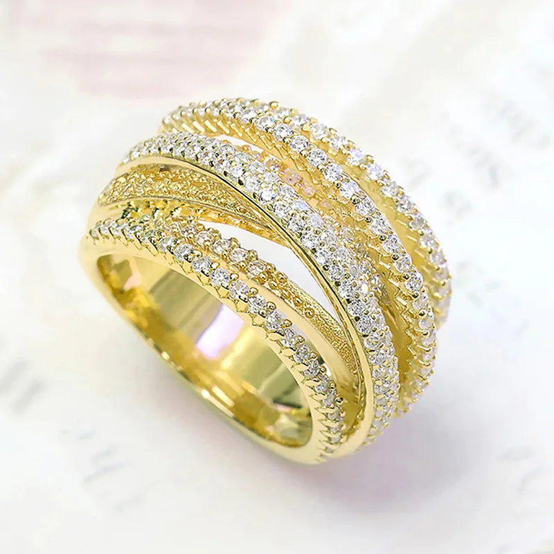 Anel em Cruz Multicamada Encantador