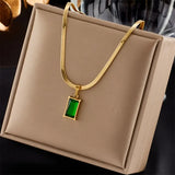 Conjunto de Joias Douradas Esculpidas Elegantes