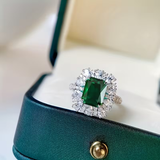 Anel Halo de Esmeralda e Zircónia