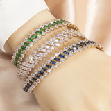 Pulseira Luxo Dourada de Esmeralda Elegante
