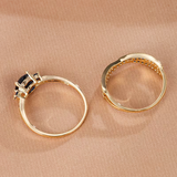 Conjunto de Dois Anéis Dourados de Pedra Preciosa