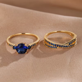 Conjunto de Dois Anéis Dourados de Pedra Preciosa