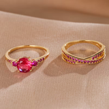 Conjunto de Dois Anéis Dourados de Pedra Preciosa