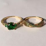 Conjunto de Dois Anéis Dourados de Pedra Preciosa